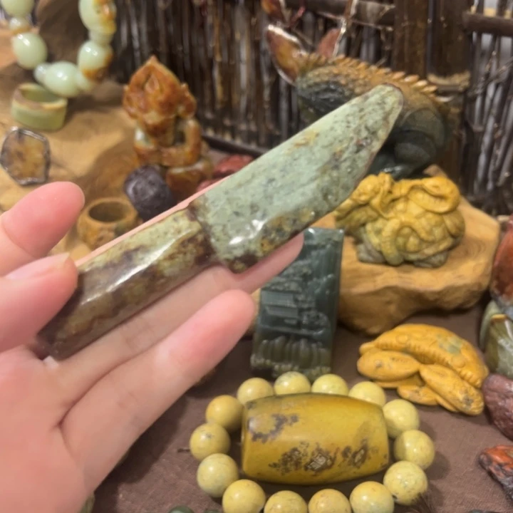 岫岩河磨玉（透闪石质玉）未镶嵌把件