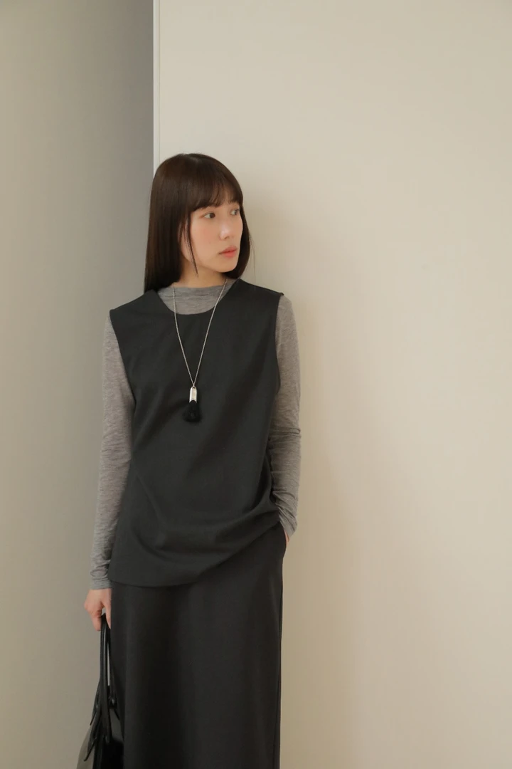 《韩韵》简约气质后背大U领设计背心马甲2025春新款00079