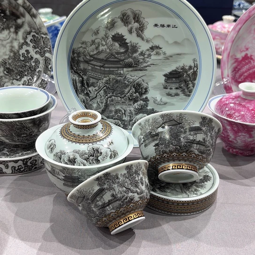 瓷片景德镇瓷器精品陈列