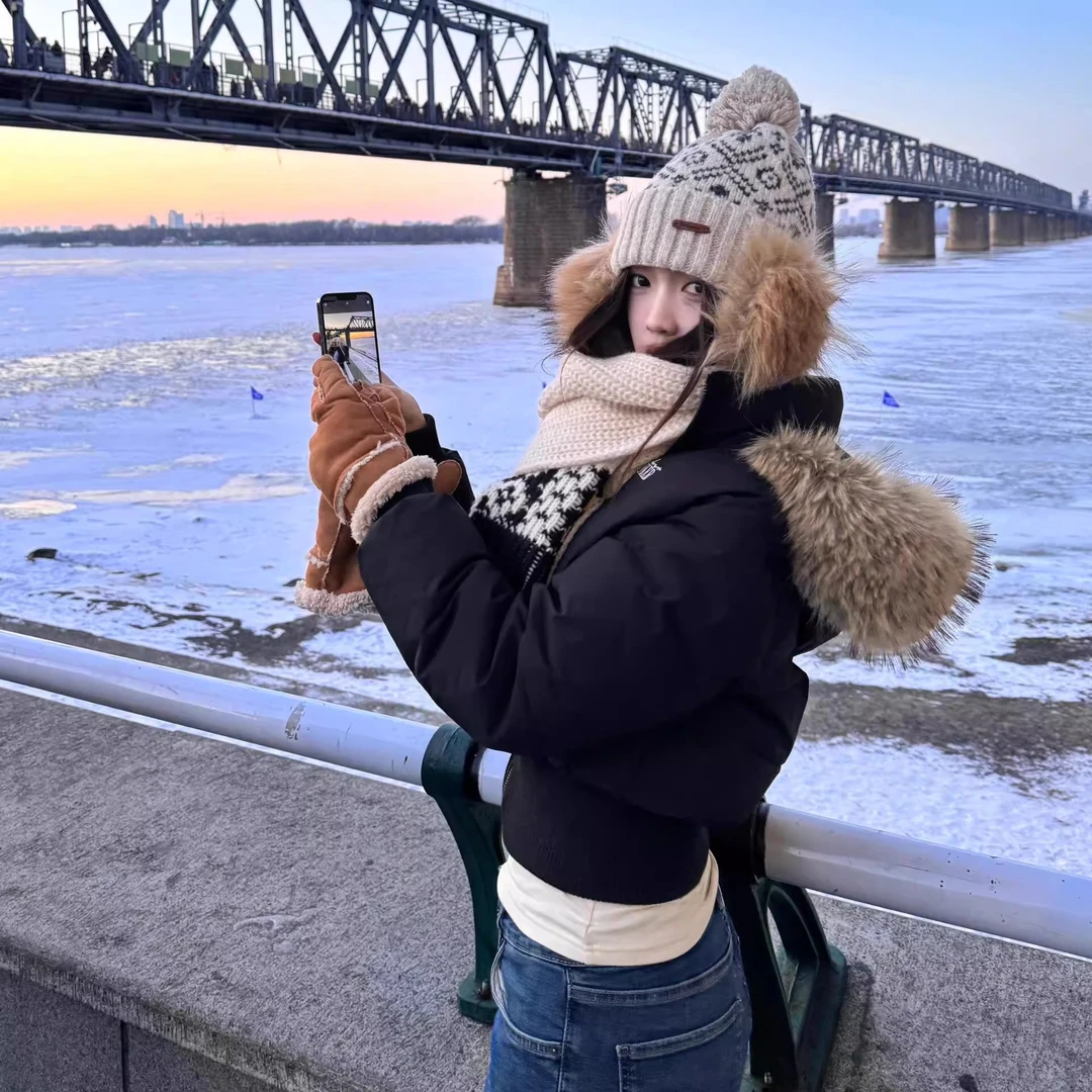 黑色大毛领羽绒I服女2025冬季新款韩系超好看收腰小个子爆款外套