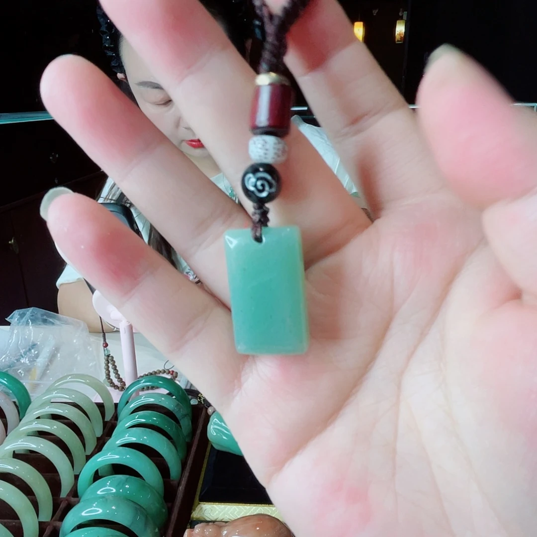 密玉（石英质玉）未镶嵌颈饰