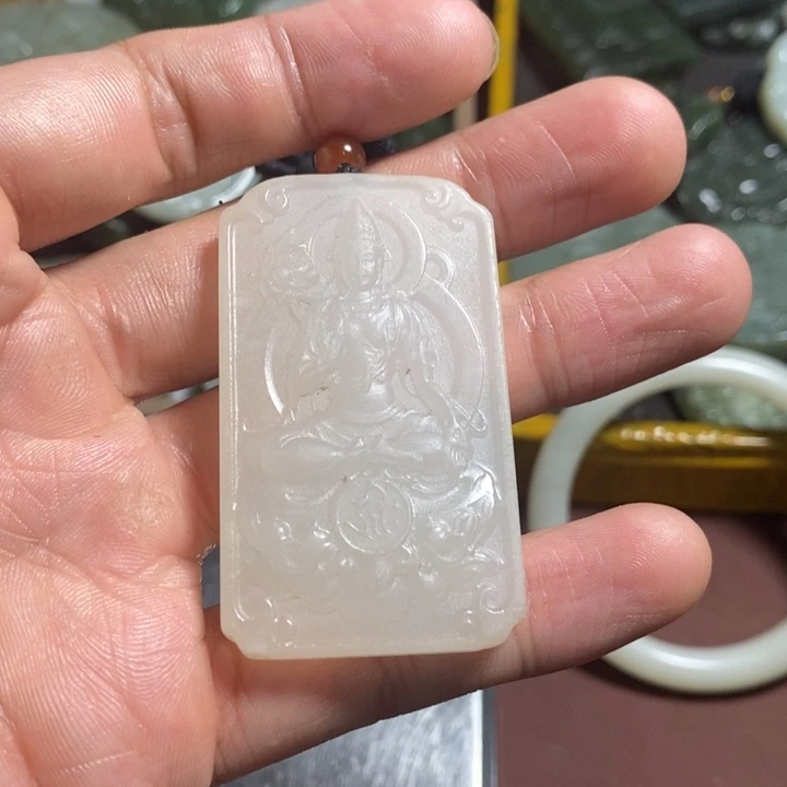 刘***.和田玉未镶嵌珠宝奇石