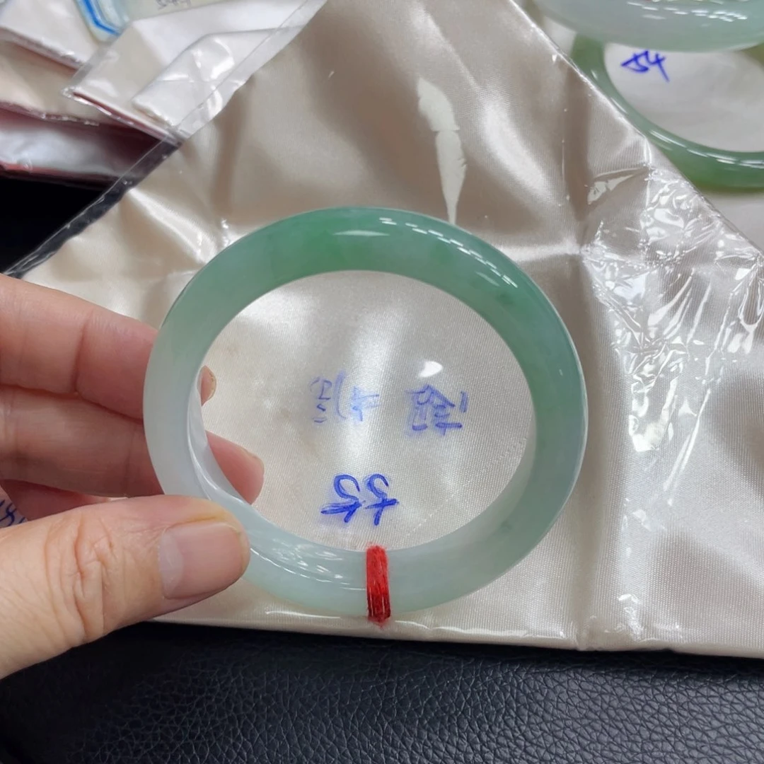 翡翠手镯未镶嵌55圈口翡翠手镯
