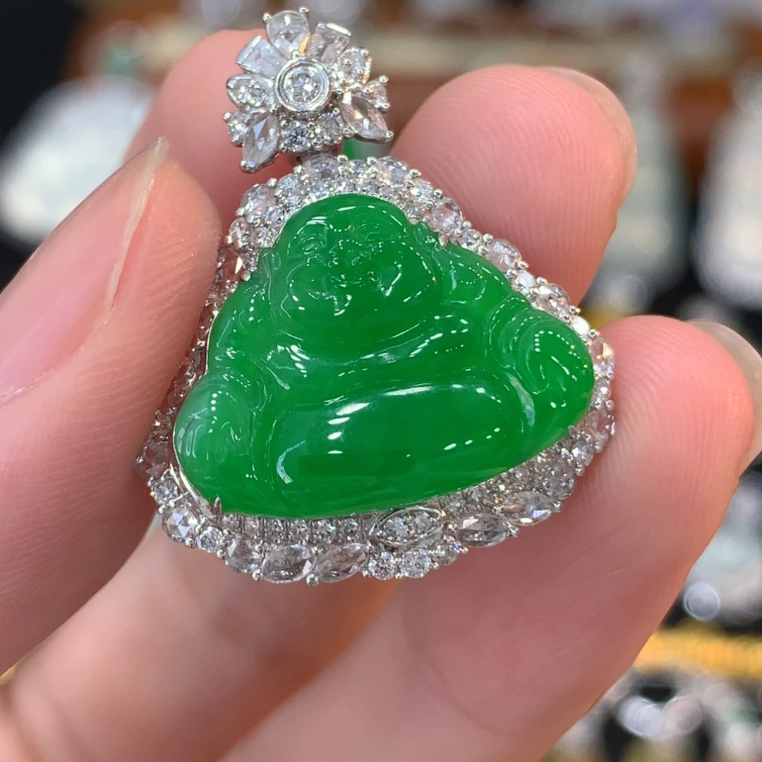 颈饰18K金镶嵌翡翠