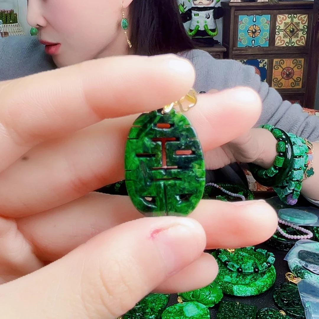 颈饰银S925镶嵌翡翠多样性