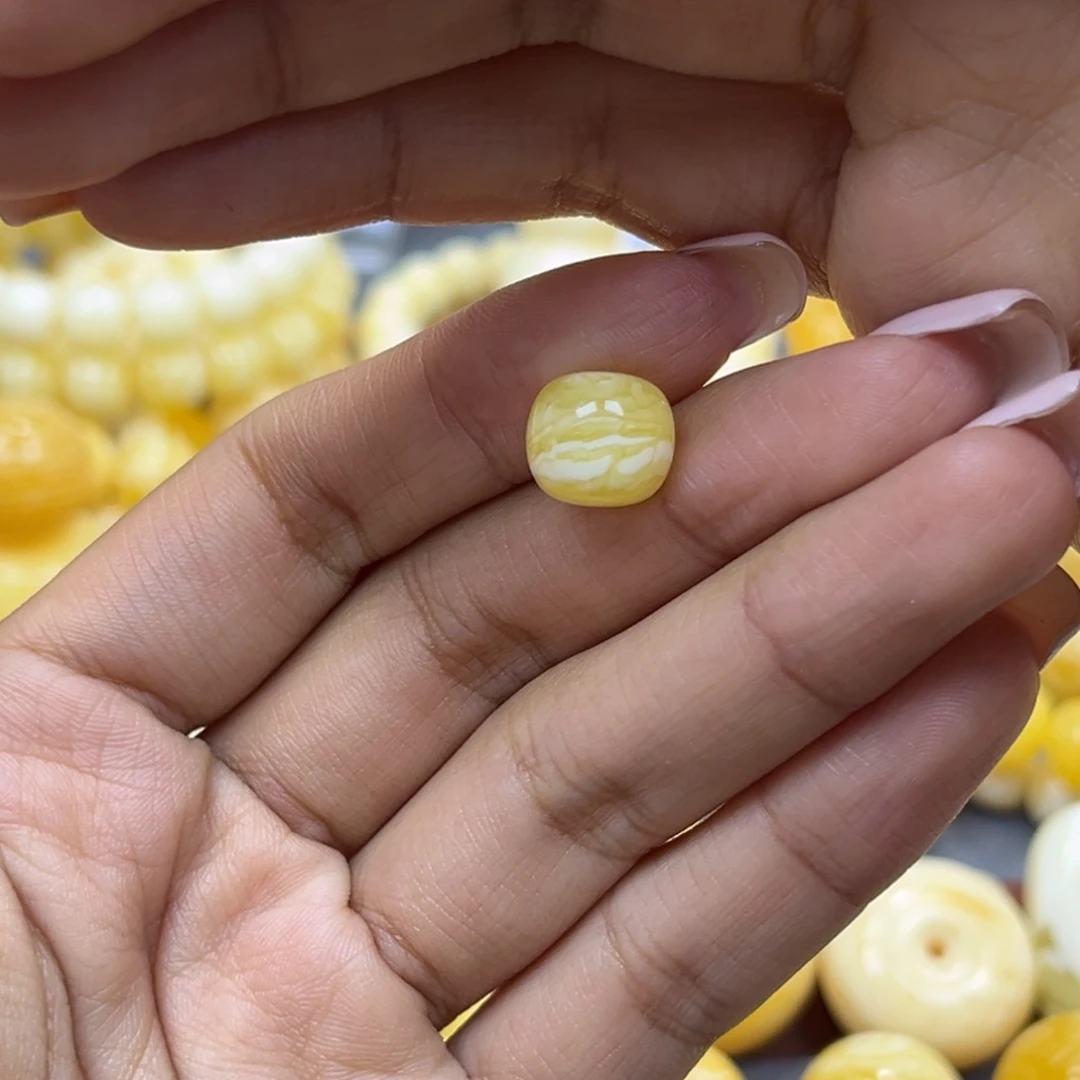 琥珀未镶嵌手串10.8x9.8