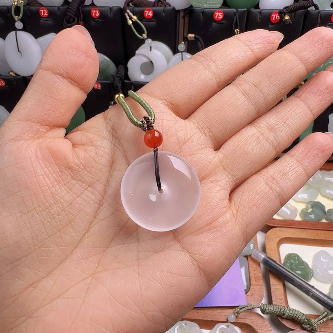 石英质玉未镶嵌颈饰轻*