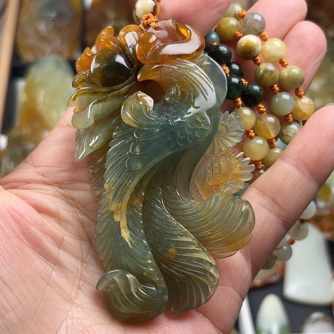 蛇纹石玉未镶嵌颈饰
