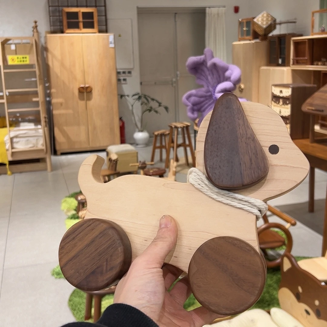 枫木拉线小狗勾玩具