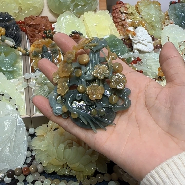 未镶嵌蛇纹石玉吊坠小****