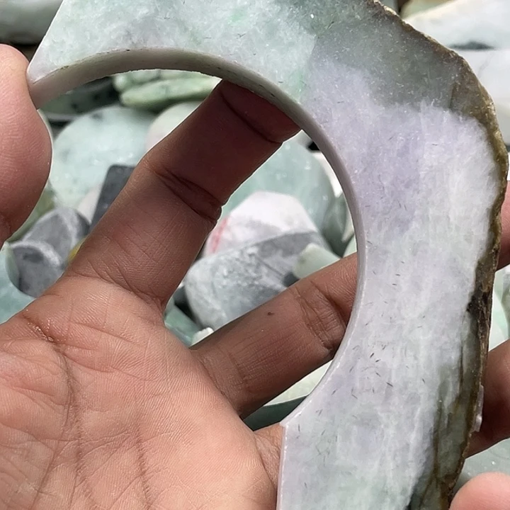 翡翠未镶嵌颈饰天然翡翠边角料