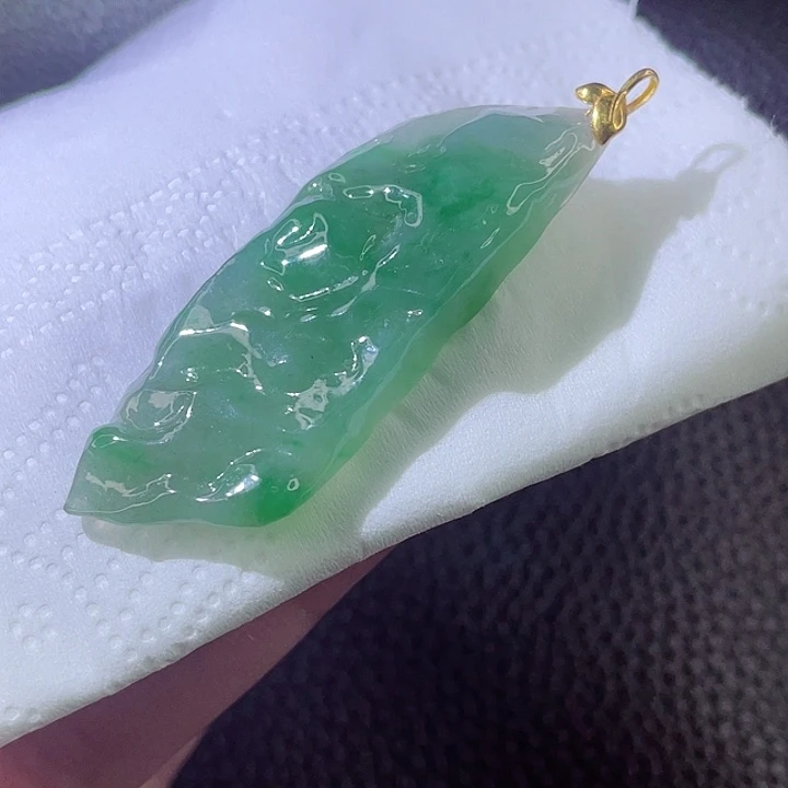 翡翠颈饰18K金镶嵌翡翠