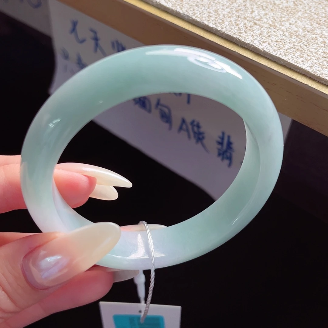 未镶嵌手镯翡翠手镯
