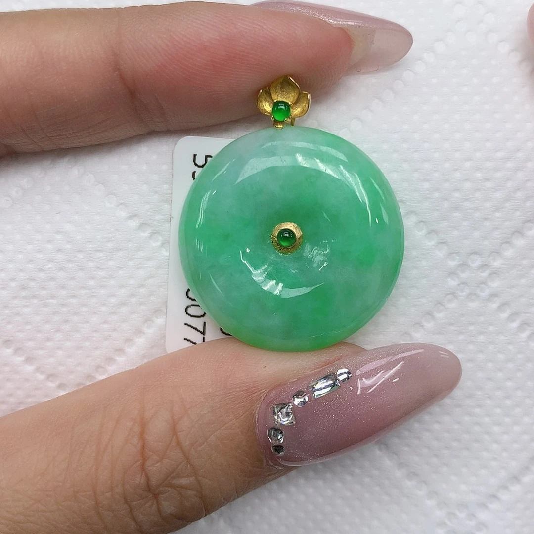 颈饰18K金镶嵌翡翠