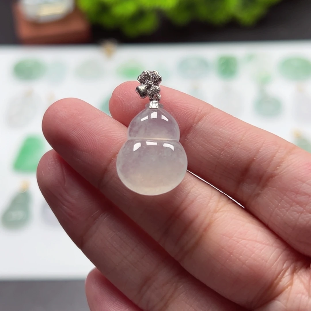 吊坠(不含链)18K金镶嵌翡翠葫芦