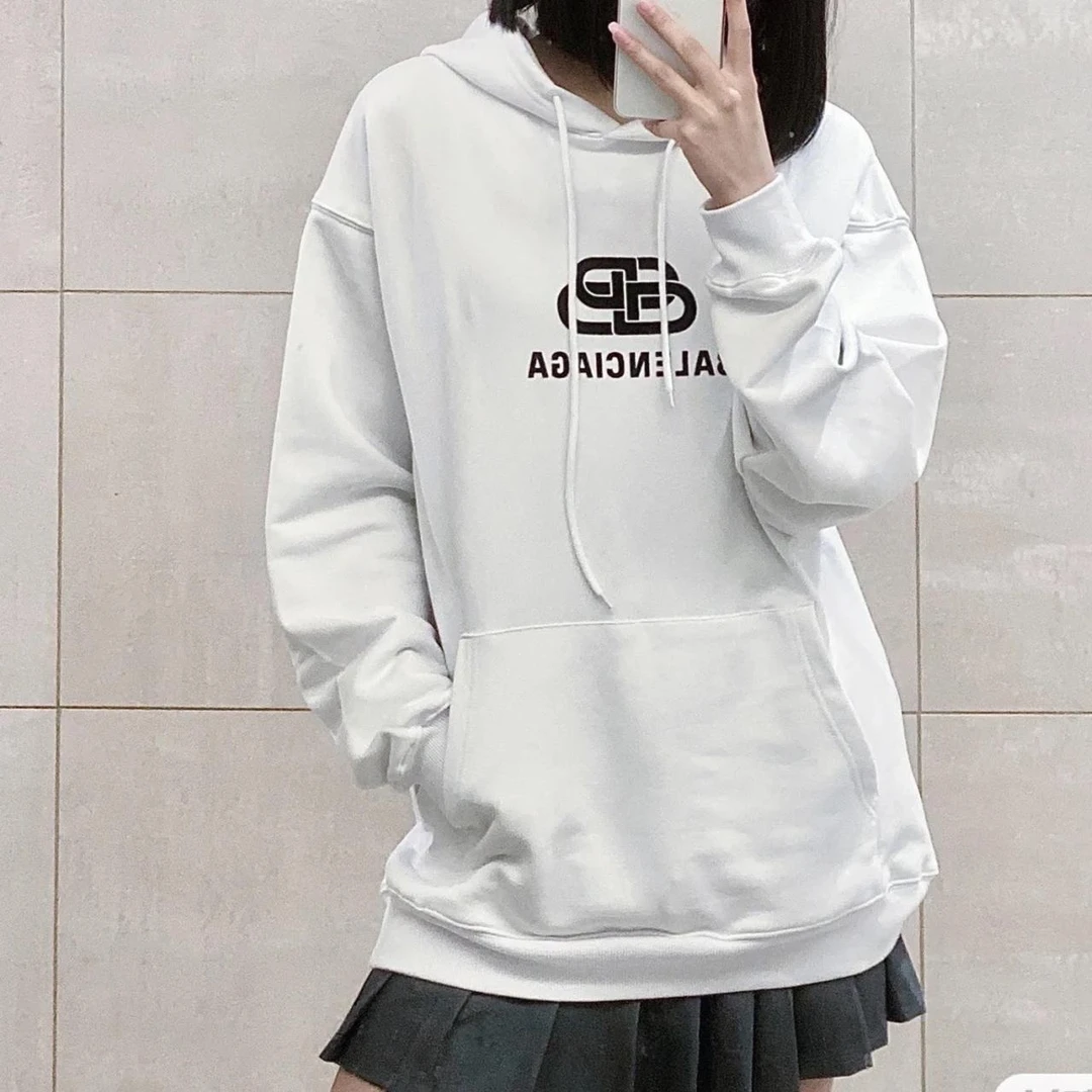巴黎世家连帽卫衣尺码：Xs码       衣长75胸