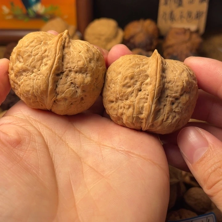 聪***哥云南野生铁核桃编号79