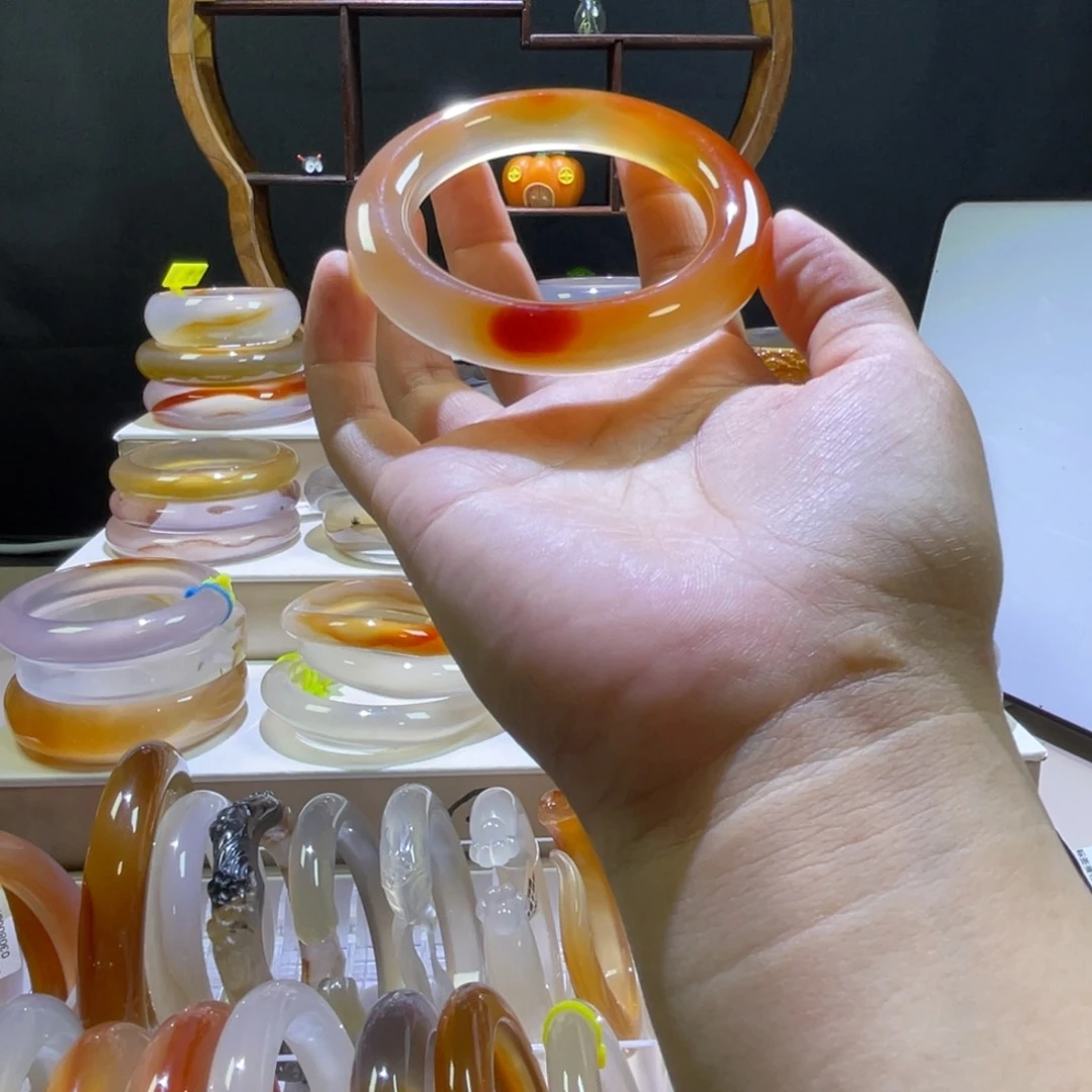 玛瑙/玉髓手镯未镶嵌