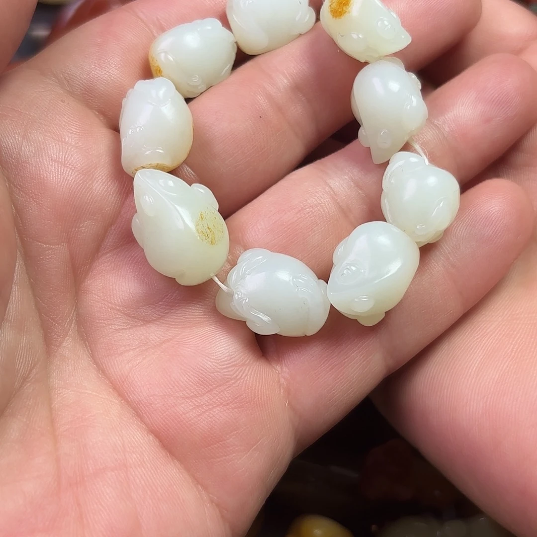 弘***家只买单纯的吊坠，没带链子，属的性质。