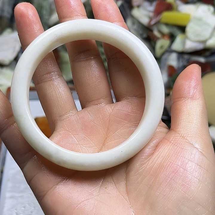 未镶嵌透闪石质玉珠宝奇石61
