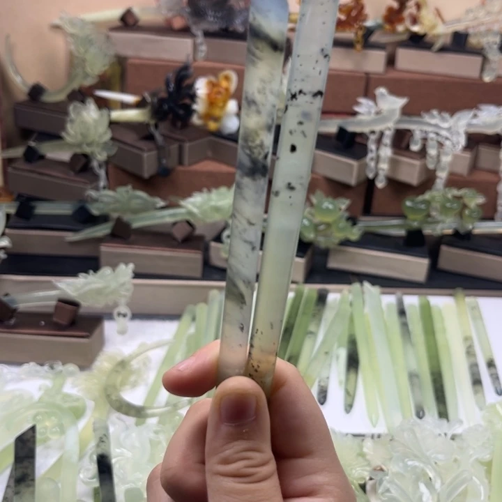谁***宝蛇纹石玉合金发饰