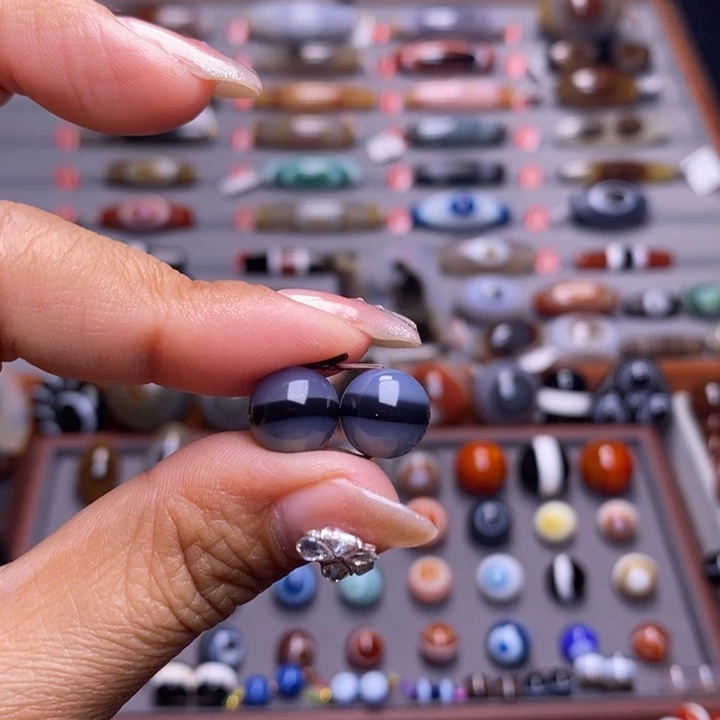 足***析玛瑙/玉髓未镶嵌颈饰