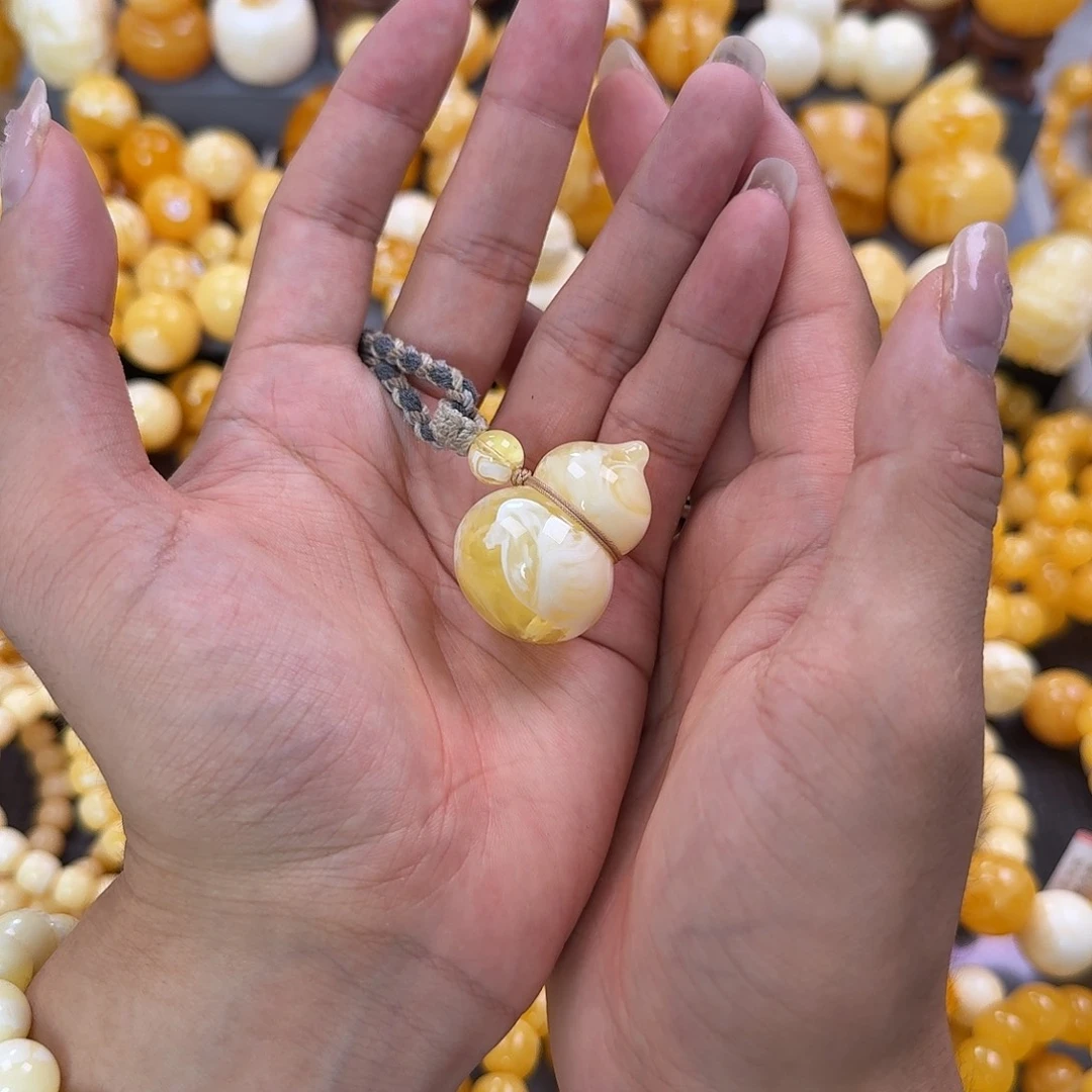 蜜蜡未镶嵌珠宝奇石