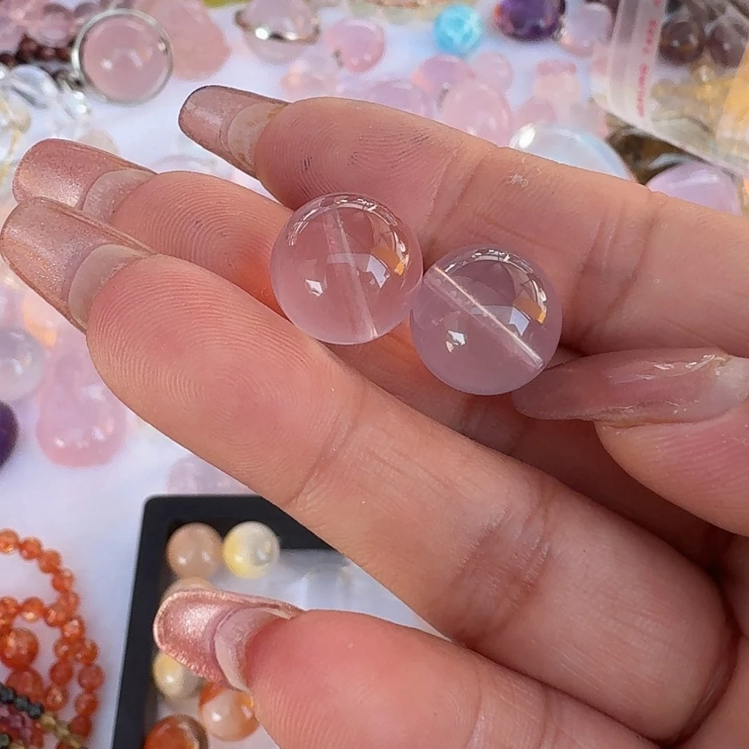 未镶嵌颈饰水晶山*