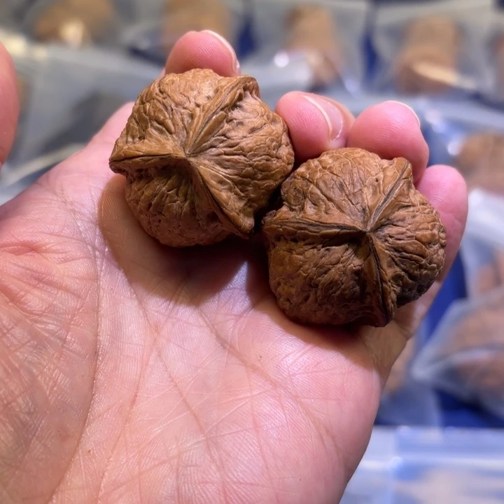 吊坠文玩核桃鸡足山球奔