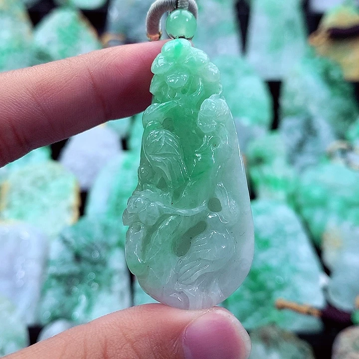 翡翠未镶嵌吊坠(不含链)