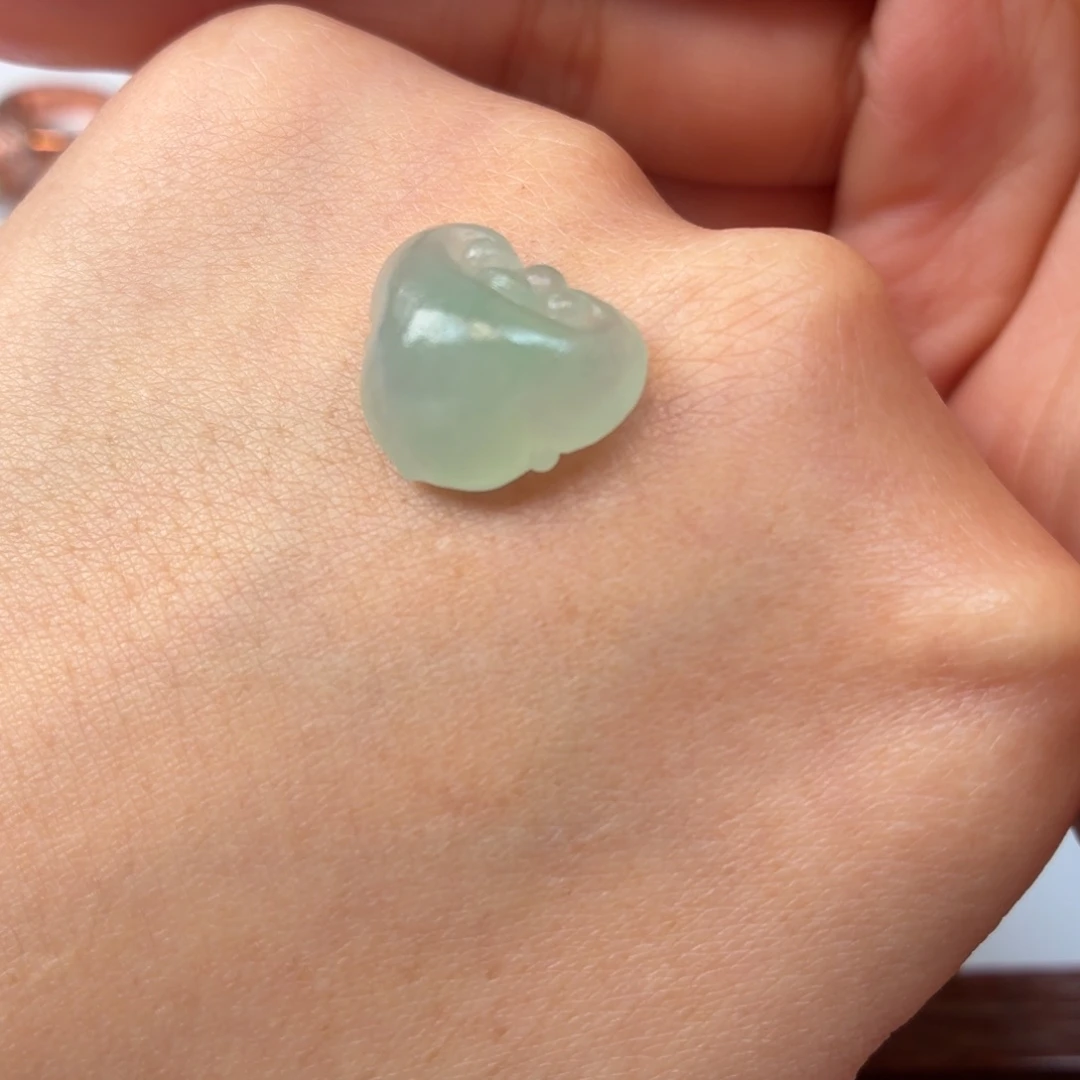 定制翡翠未镶嵌如意