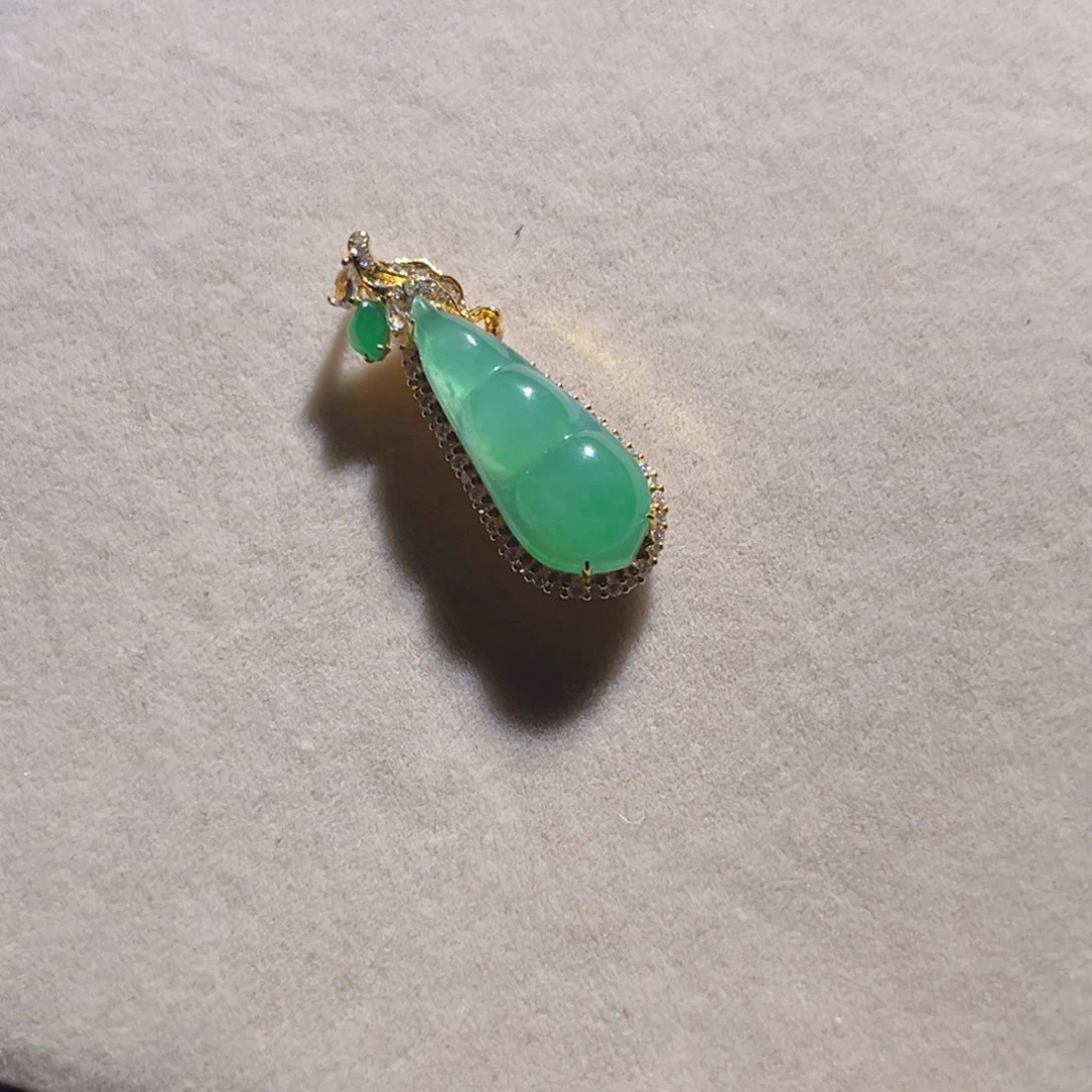 定制翡翠18K金镶嵌