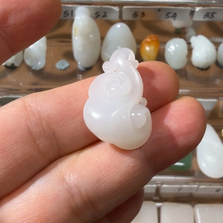 和田玉未镶嵌颈饰新疆和田天然毛孔皮羊脂白玉