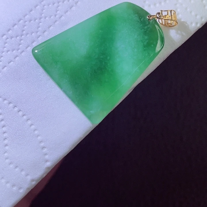 颈饰18K金镶嵌翡翠翡翠