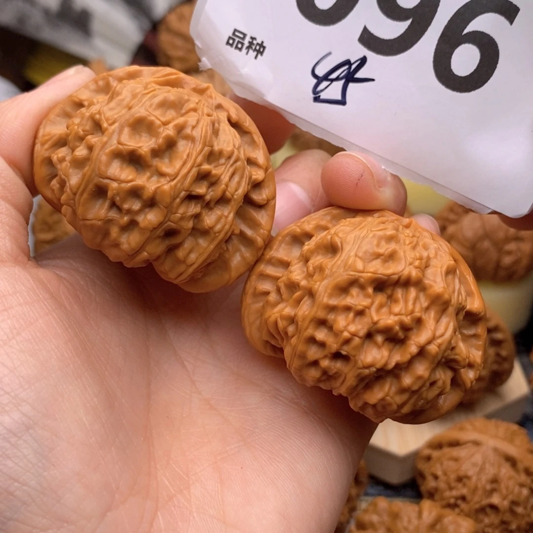 文玩核桃把件096号45白