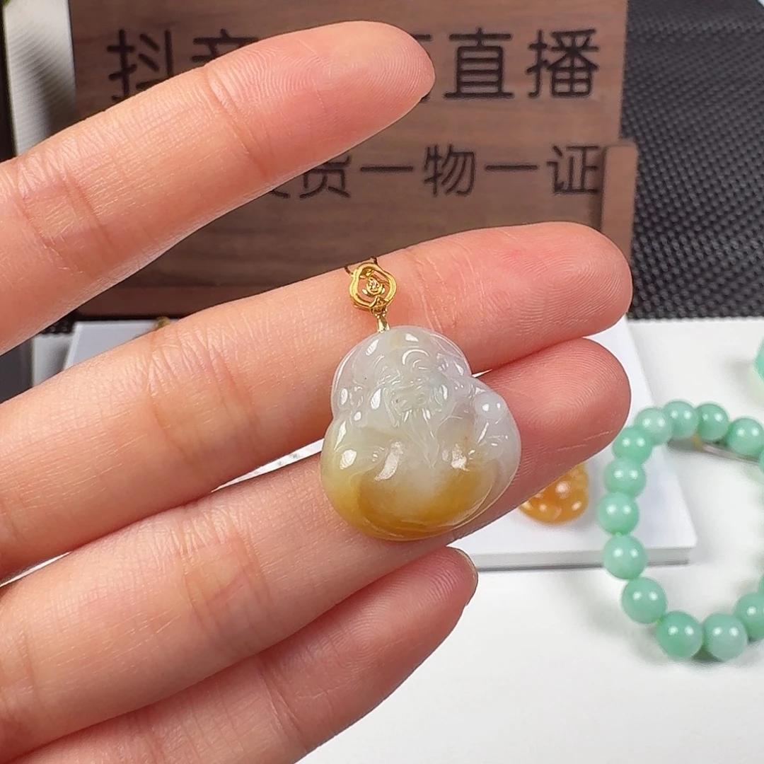 翡翠18K金镶嵌颈饰