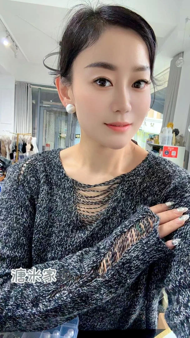 韩版洋气设计感慵懒风休闲针织圆领绵羊毛毛衫