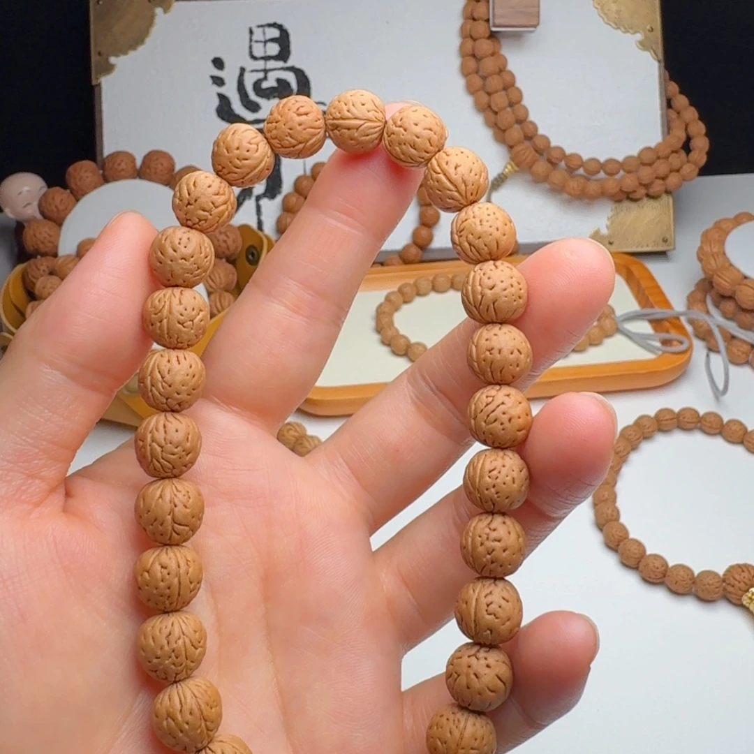 手串桃核10➕奶油皮小金豆