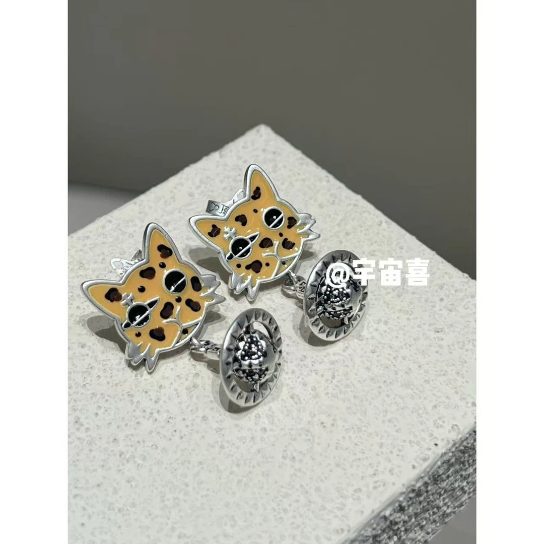 铜合金锆石耳饰  Q4-002【古银色豹纹猫珐琅坠星球耳钉】