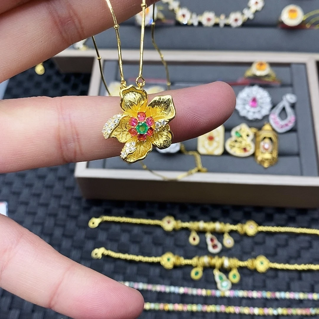 祖母绿银S925镶嵌颈饰