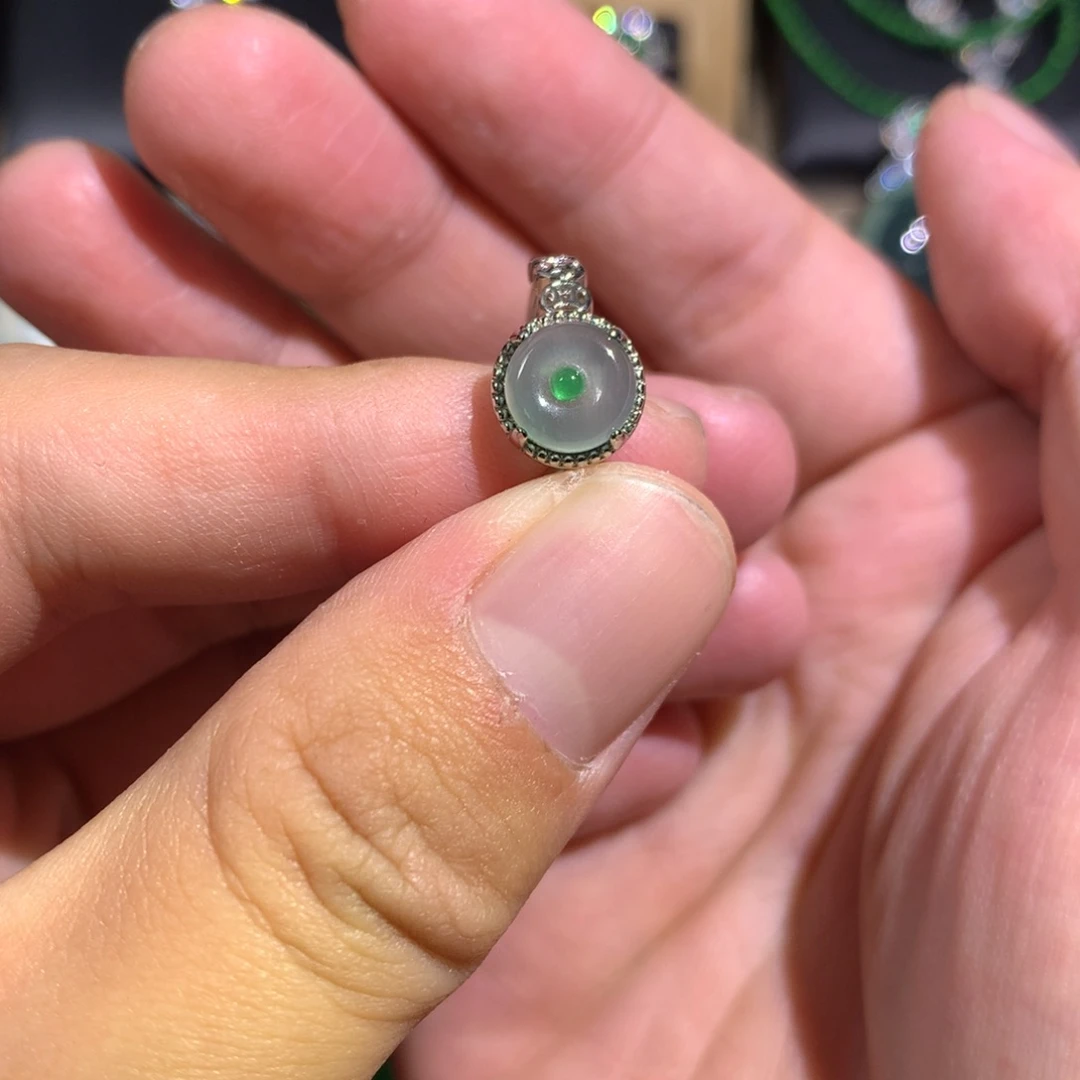 翡翠银S925镶嵌吊坠(赠链)