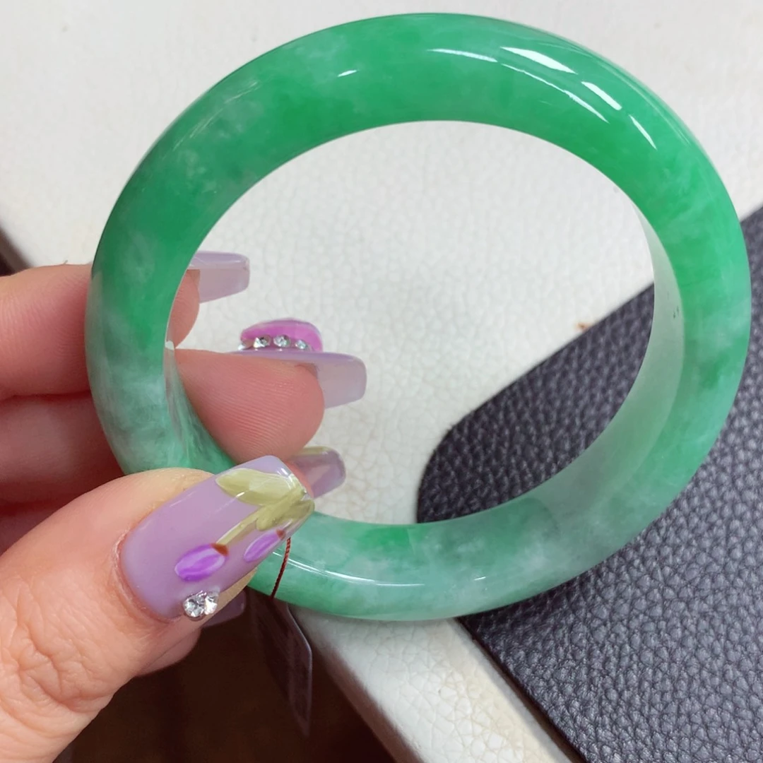 未镶嵌手镯翡翠缅甸