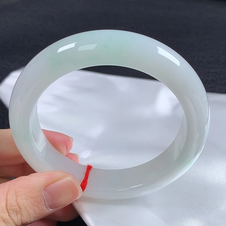 翡翠未镶嵌手镯