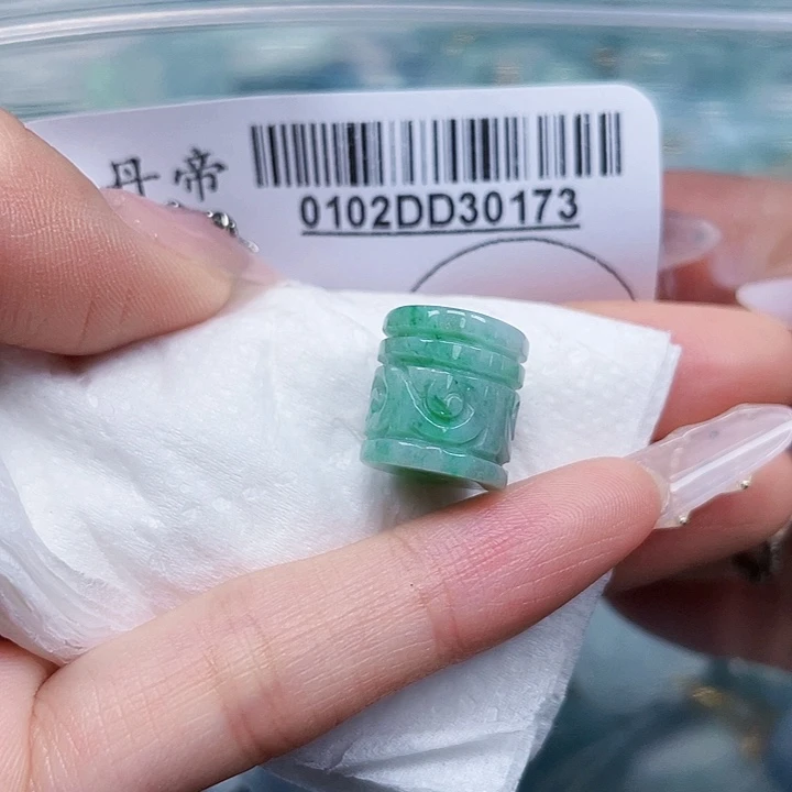 吊坠(不含链)未镶嵌翡翠山*