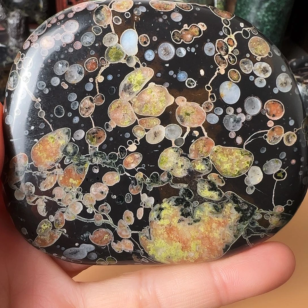 神***之梅花玉精美手把件