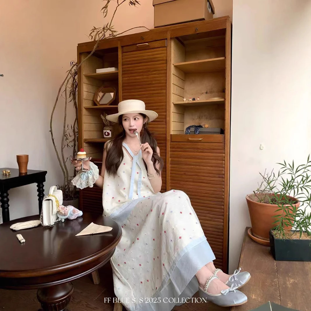 【现货】韩国东大门待更.刺绣花花前后两穿上衣半裙套装