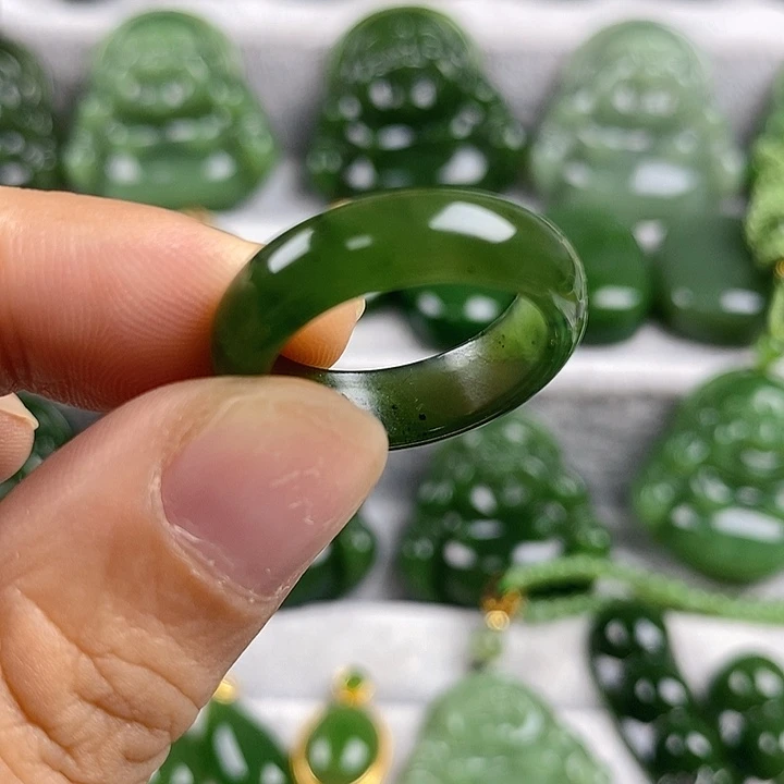 吊坠(不含链)未镶嵌和田玉（碧玉）17.6mm