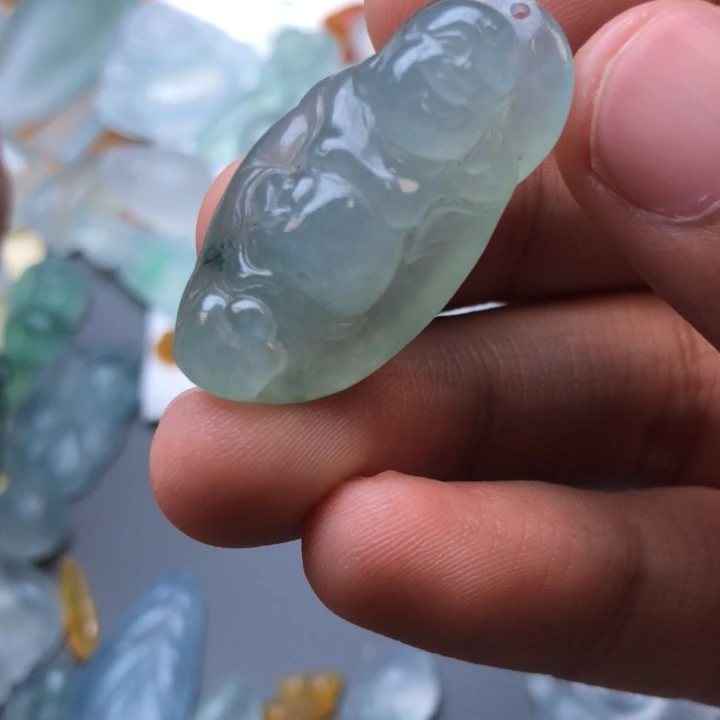 定制翡翠未镶嵌挂件