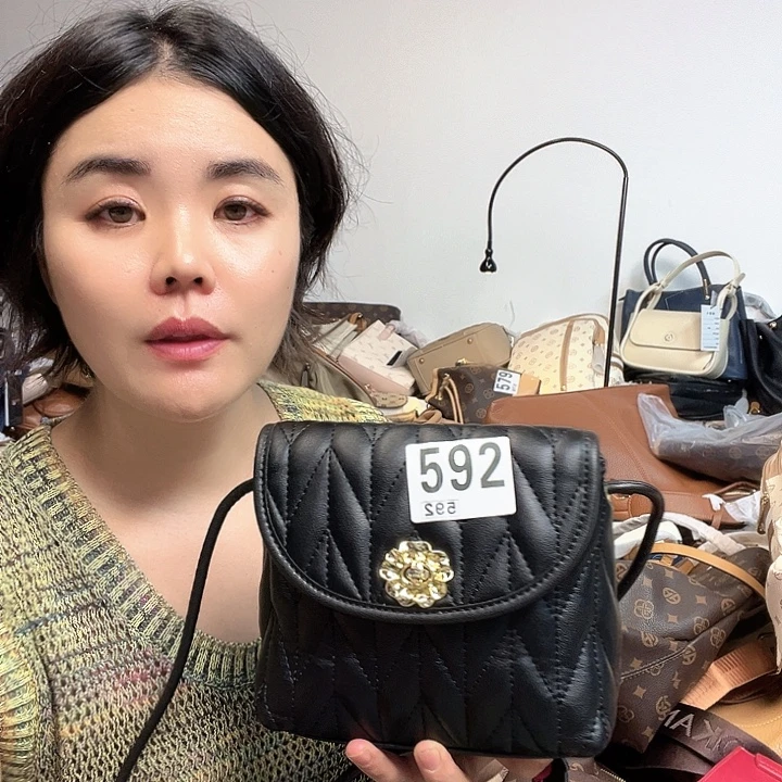 PVC包包包包包包吧
