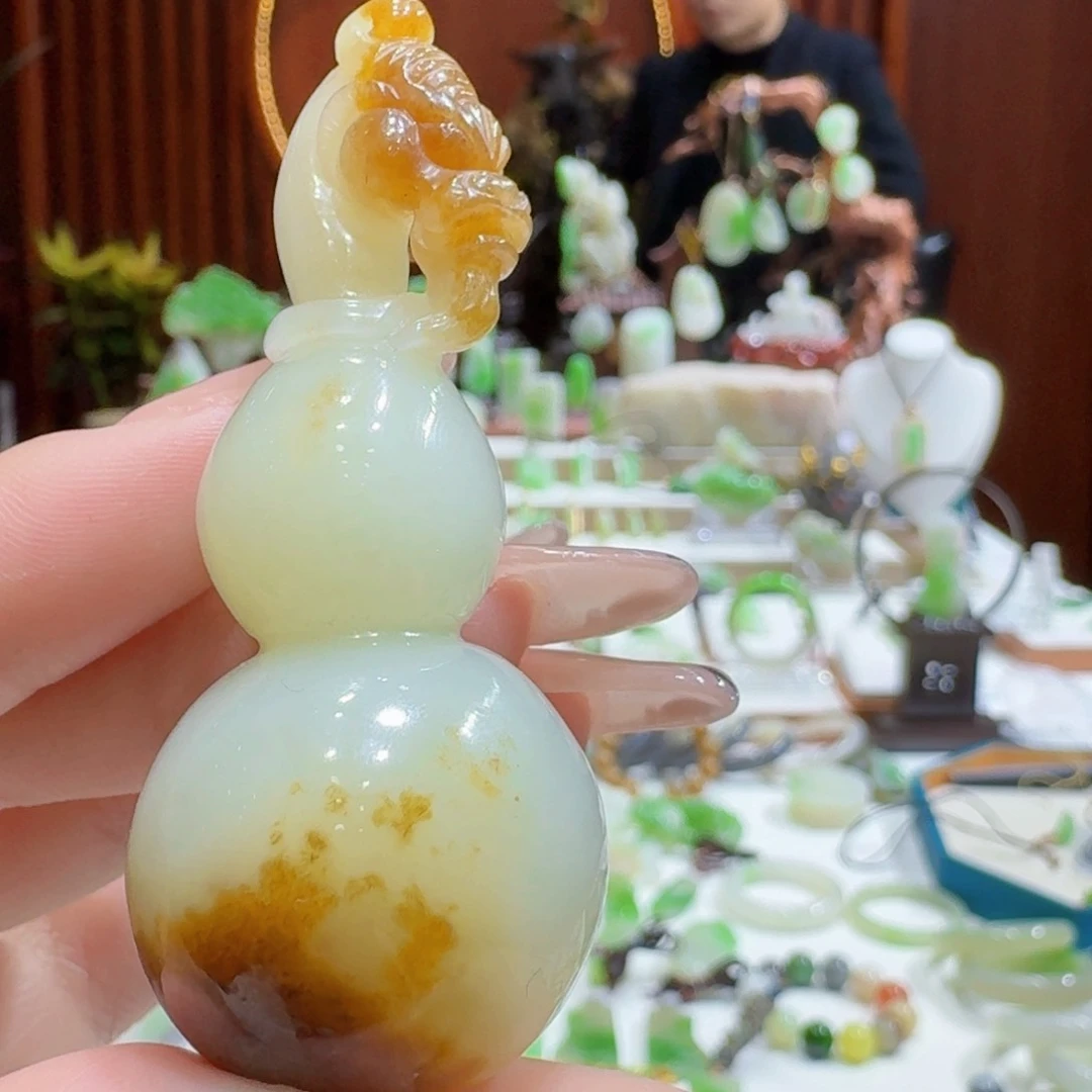 和田玉（糖玉）葫芦未镶嵌
